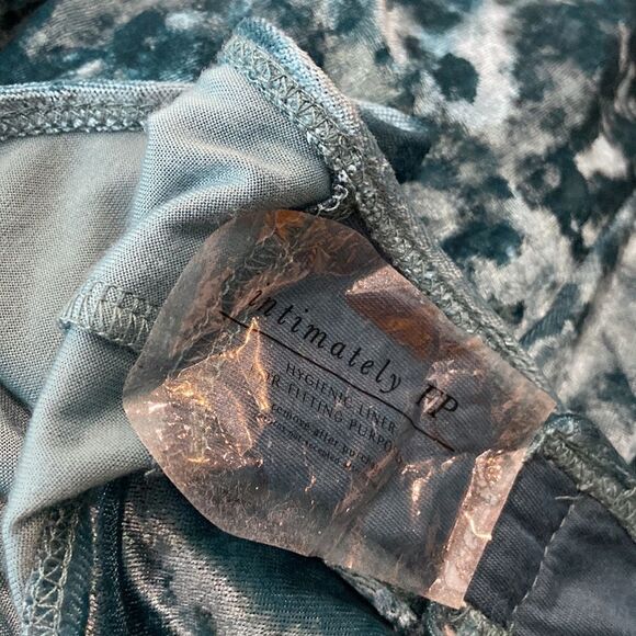 Free People You Wish Velvet Bodysuit
NWT deep Teal color size S - Picture 11 of 11